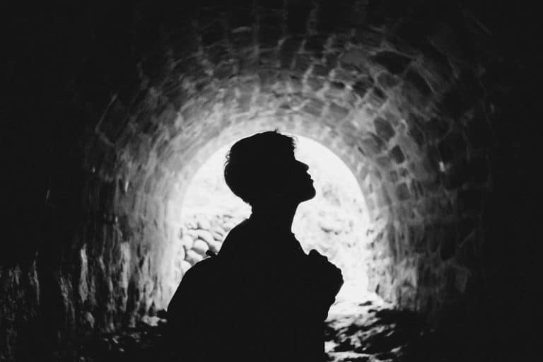 Mirar hacia adentro: introspección, energía y ansiedad social